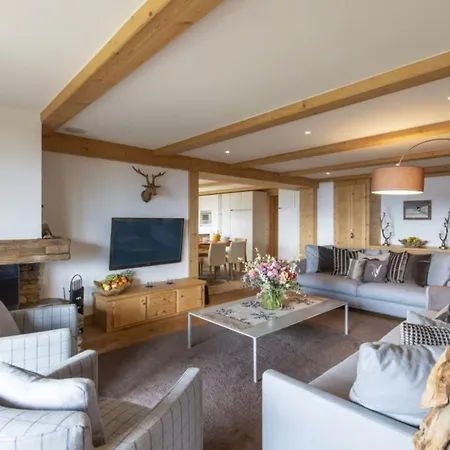 Quiet In With Panoramic Views